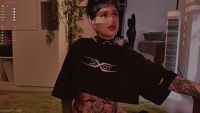 MichaellaMoon online show from 09/09/25, 12:15