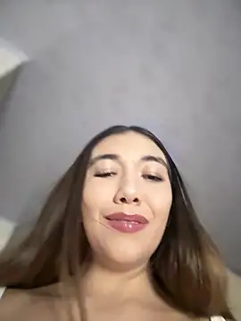 Iris lee online show from 05/15/26, 03:35
