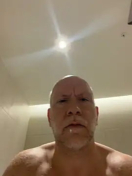 FLSexyGuy online show from 04/11/26, 01:15