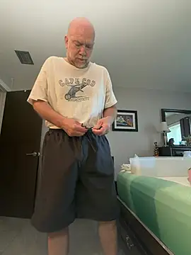 FLSexyGuy online show from 04/15/26, 01:40