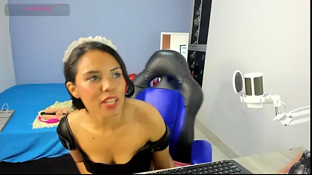 Snapshot of nicol_jone1 chatting on 02/21/25, 11:01 nicol jone1 online show from 02/21/25, 11:01