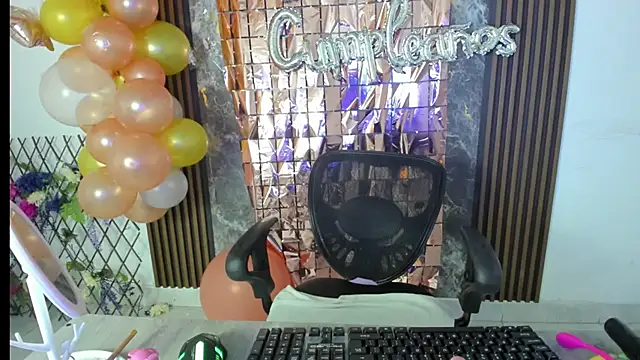 nicol jone1 online show from 09/10/25, 10:32