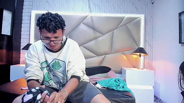 Bonny Bonss online show from 01/25/25, 01:32