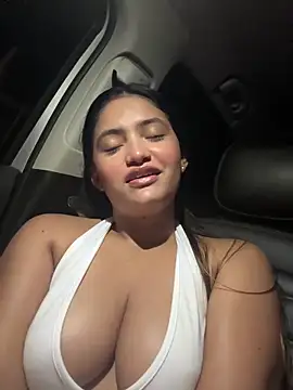 Snapshot of Isa_squirt1 chatting on 05/15/26, 03:02 Isa squirt1 online show from 05/15/26, 03:02