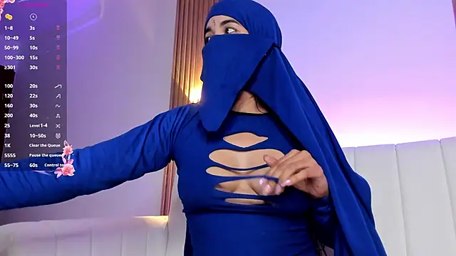 Snapshot of natash_malak chatting on 12/22/24, 03:33 natash malak online show from 12/22/24, 03:33