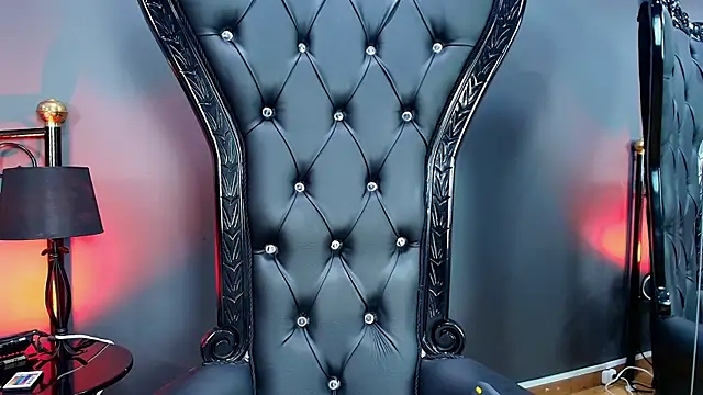 MelaniaKnauss online show from 02/07/25, 08:31