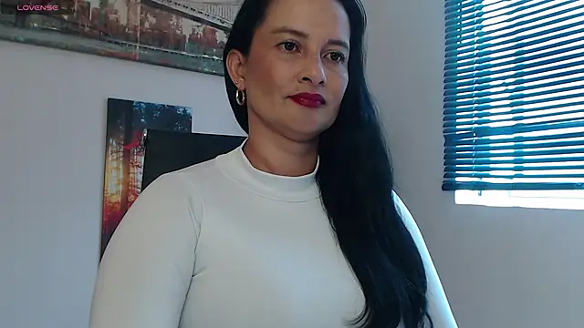 lucy diiaz online show from 12/24/24, 05:44