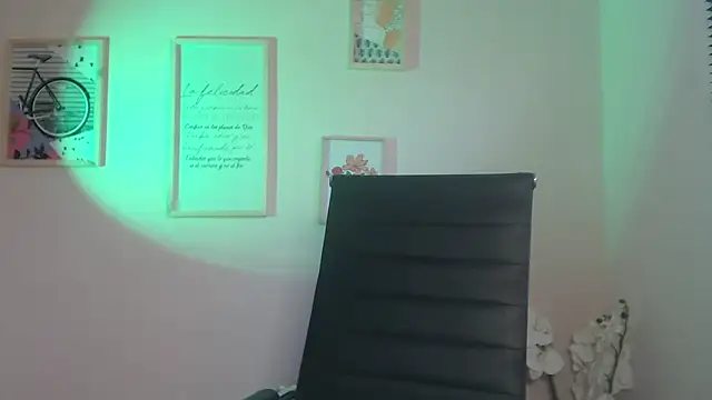 lucy diiaz online show from 02/12/25, 08:50