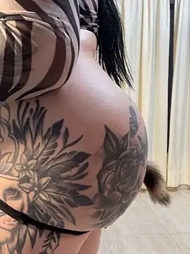 Snapshot of eva_sexx69 chatting on 09/21/25, 12:23 eva sexx69 online show from 09/21/25, 12:23