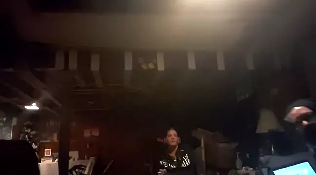 Snapshot of AronMellon76 chatting on 02/08/25, 04:47 AronMellon76 online show from 02/08/25, 04:47