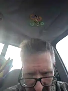 Snapshot of AronMellon76 chatting on 12/15/25, 05:06 AronMellon76 online show from 12/15/25, 05:06