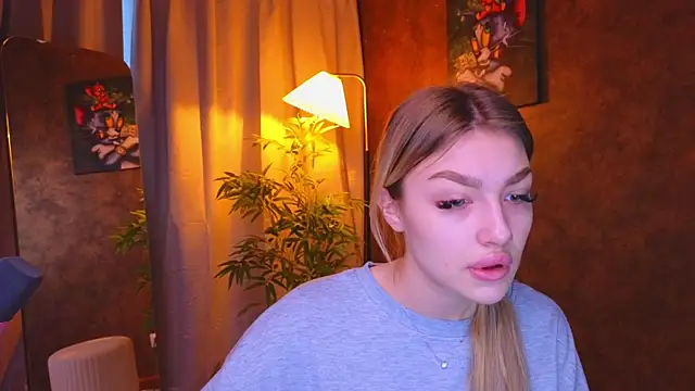 Ella Milla online show from 01/07/25, 05:22