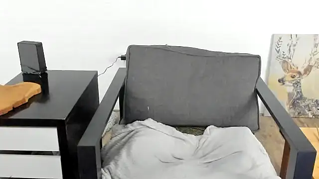 MendiPetite online show from 02/18/25, 10:03