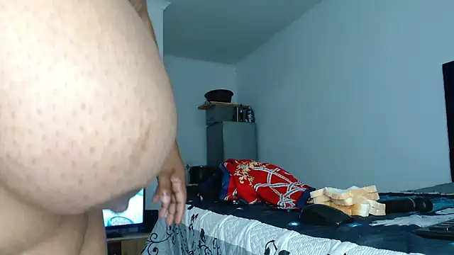 Hugetittiesxx2 online show from 01/19/26, 04:27