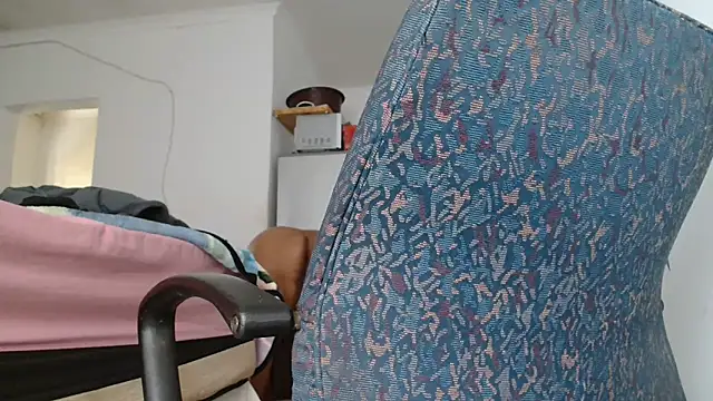 Hugetittiesxx2 online show from 06/16/26, 06:49
