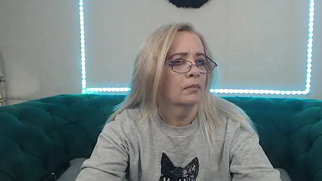 IvanaCharm online show from 02/06/26, 04:28