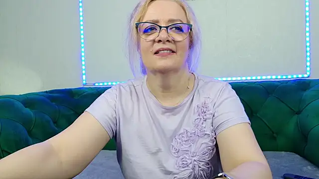 Snapshot of IvanaCharm chatting on 06/27/26, 03:33 IvanaCharm online show from 06/27/26, 03:33