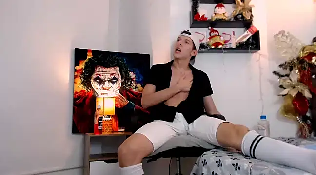 Snapshot of flowers18 chatting on 12/21/24, 11:24 flowers18 online show from 12/21/24, 11:24