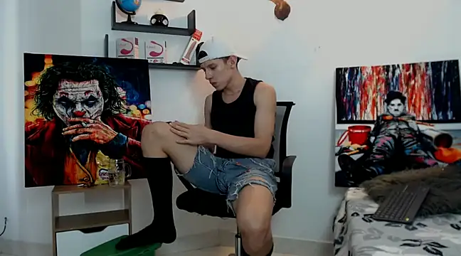 Snapshot of flowers18 chatting on 01/28/25, 09:19 flowers18 online show from 01/28/25, 09:19