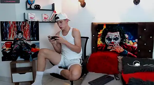 Snapshot of flowers18 chatting on 02/26/25, 10:20 flowers18 online show from 02/26/25, 10:20