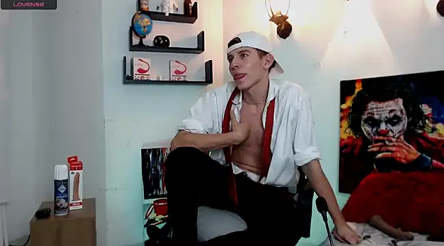 Snapshot of flowers18 chatting on 03/04/25, 01:01 flowers18 online show from 03/04/25, 01:01