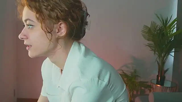 Curly Moon online show from 03/16/25, 02:44