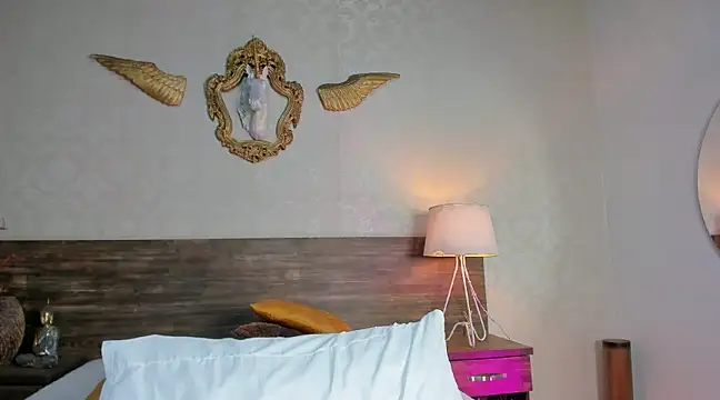 antonhella1 online show from 12/17/24, 04:11