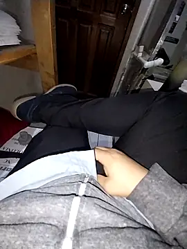 Snapshot of Whiper2024 chatting on 11/24/25, 06:18 Whiper2024 online show from 11/24/25, 06:18