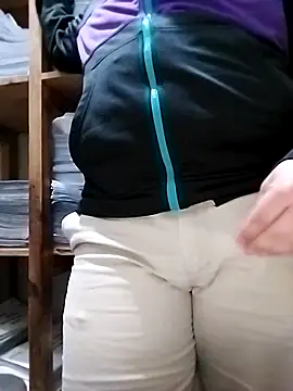 Snapshot of Whiper2024 chatting on 02/13/26, 06:26 Whiper2024 online show from 02/13/26, 06:26