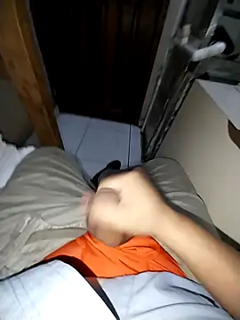 Snapshot of Whiper2024 chatting on 02/16/26, 06:26 Whiper2024 online show from 02/16/26, 06:26