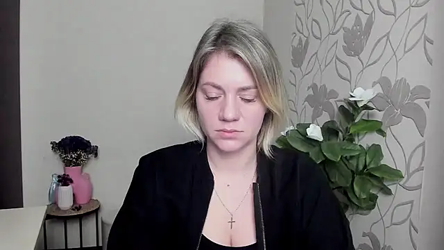 MariaSttone online show from 03/11/25, 09:24