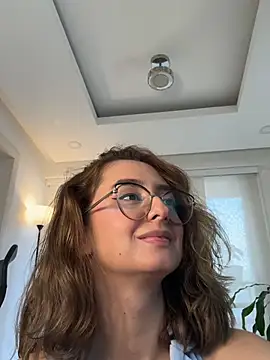 nicollefiorett online show from 03/06/26, 10:17