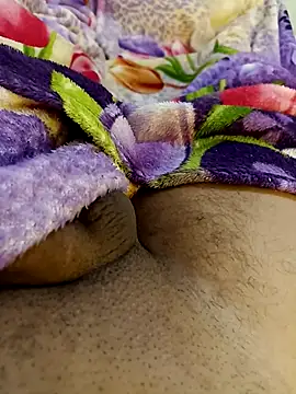 Snapshot of bengala223 chatting on 11/24/25, 12:05 bengala223 online show from 11/24/25, 12:05