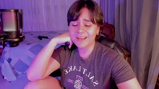 isabelacooperr online show from 05/18/26, 08:42