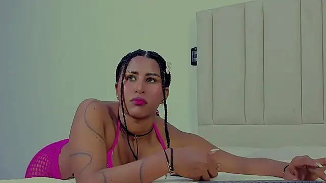 Snapshot of StormyButty18 chatting on 10/28/25, 04:16 StormyButty18 online show from 10/28/25, 04:16