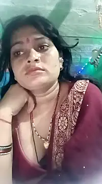 Snapshot of Chandni chatting on 03/03/25, 01:21 Chandni online show from 03/03/25, 01:21