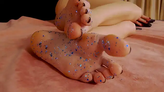 Snapshot of FeetVibe chatting on 02/25/25, 08:47 FeetVibe online show from 02/25/25, 08:47