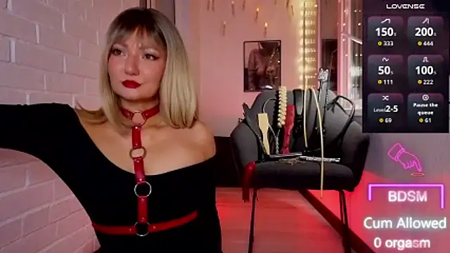 Snapshot of Sandralawrence chatting on 10/28/25, 09:28 Sandralawrence online show from 10/28/25, 09:28