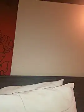 Snapshot of English-Chloe96 chatting on 03/02/25, 03:27 English-Chloe96 online show from 03/02/25, 03:27