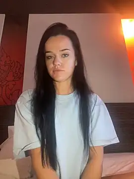 Snapshot of English-Chloe96 chatting on 03/22/25, 11:00 English-Chloe96 online show from 03/22/25, 11:00