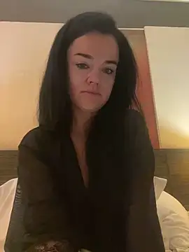 Snapshot of English-Chloe96 chatting on 10/22/25, 03:40 English-Chloe96 online show from 10/22/25, 03:40