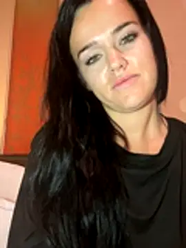 Snapshot of English-Chloe96 chatting on 11/21/25, 05:22 English-Chloe96 online show from 11/21/25, 05:22