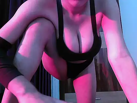 Official queen online show from 04/04/26, 06:27