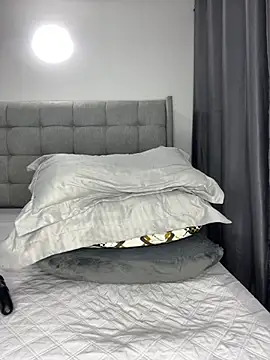 Snapshot of prettiepearl chatting on 02/09/26, 01:42 prettiepearl online show from 02/09/26, 01:42