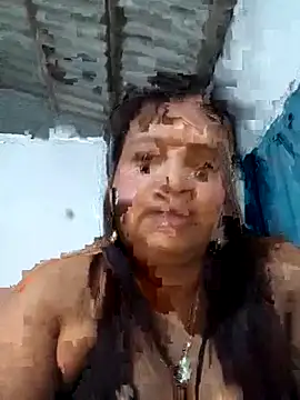 Snapshot of _violetta_- chatting on 06/14/26, 11:40 violetta - online show from 06/14/26, 11:40