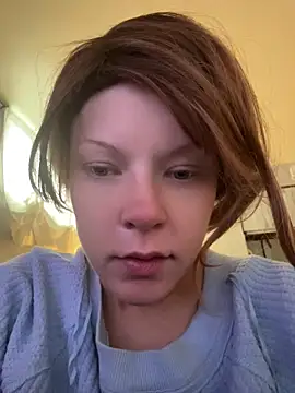 EllaSnow online show from 04/20/26, 08:43