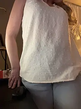 EllaSnow online show from 04/22/26, 02:58