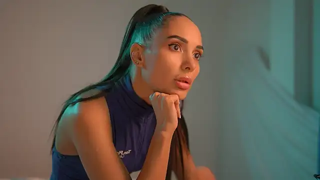 Snapshot of Mila_May_ chatting on 09/26/25, 10:47 Mila May online show from 09/26/25, 10:47