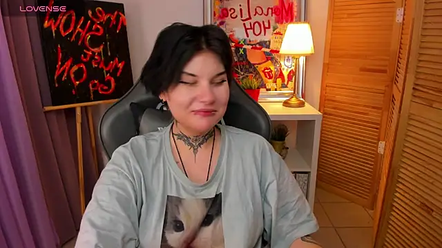 Snapshot of mekurisu chatting on 01/31/25, 04:36 mekurisu online show from 01/31/25, 04:36