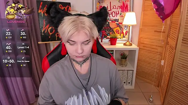 Snapshot of mekurisu chatting on 03/05/25, 01:21 mekurisu online show from 03/05/25, 01:21